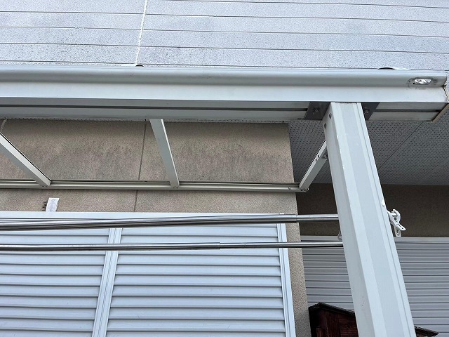 甲斐市　テラスポリカ破損